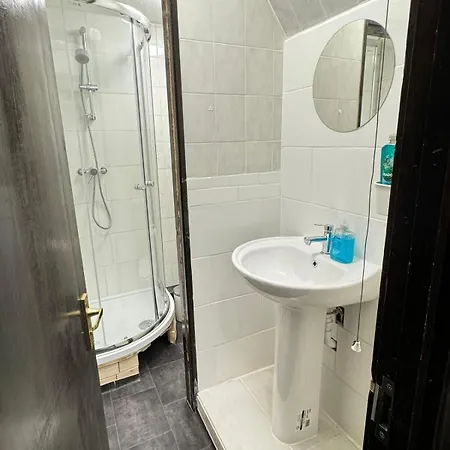 London Stockwell Station Apartment Room photo