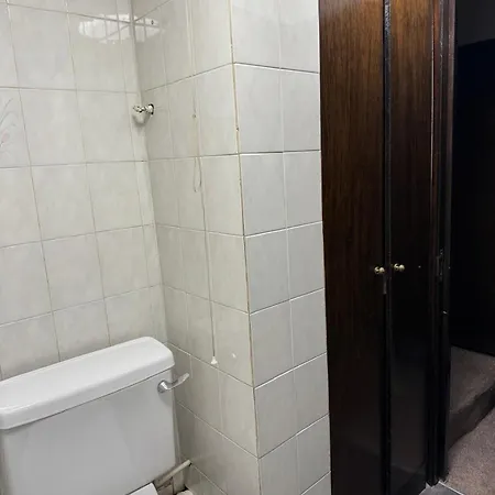 London Stockwell Station Apartment Room photo