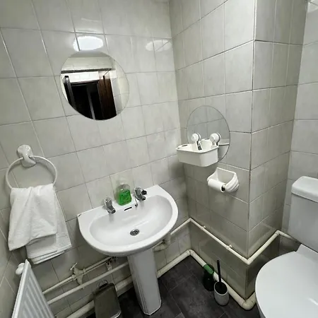 London Stockwell Station Apartment Room photo