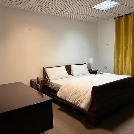 London Stockwell Station Apartment Room photo