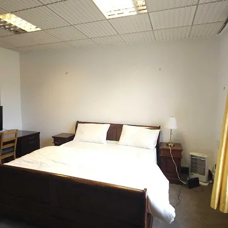 London Stockwell Station Apartment Room photo