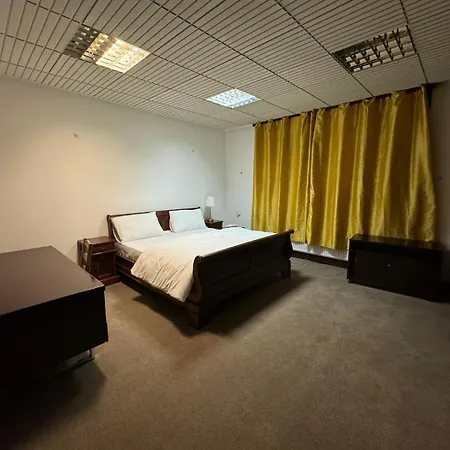 London Stockwell Station Apartment Room photo