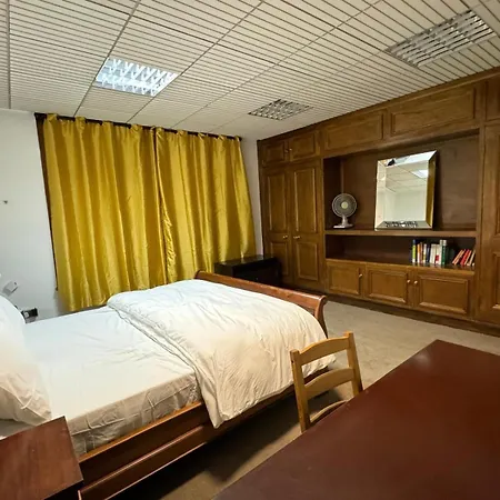 London Stockwell Station Apartment Room photo