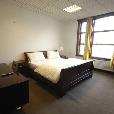 London Stockwell Station Apartment Room photo