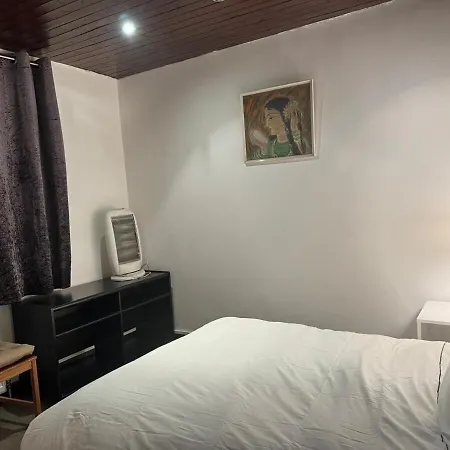 London Stockwell Station Apartment Room photo
