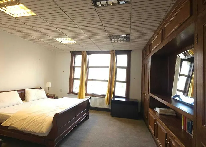 London Stockwell Station Apartment